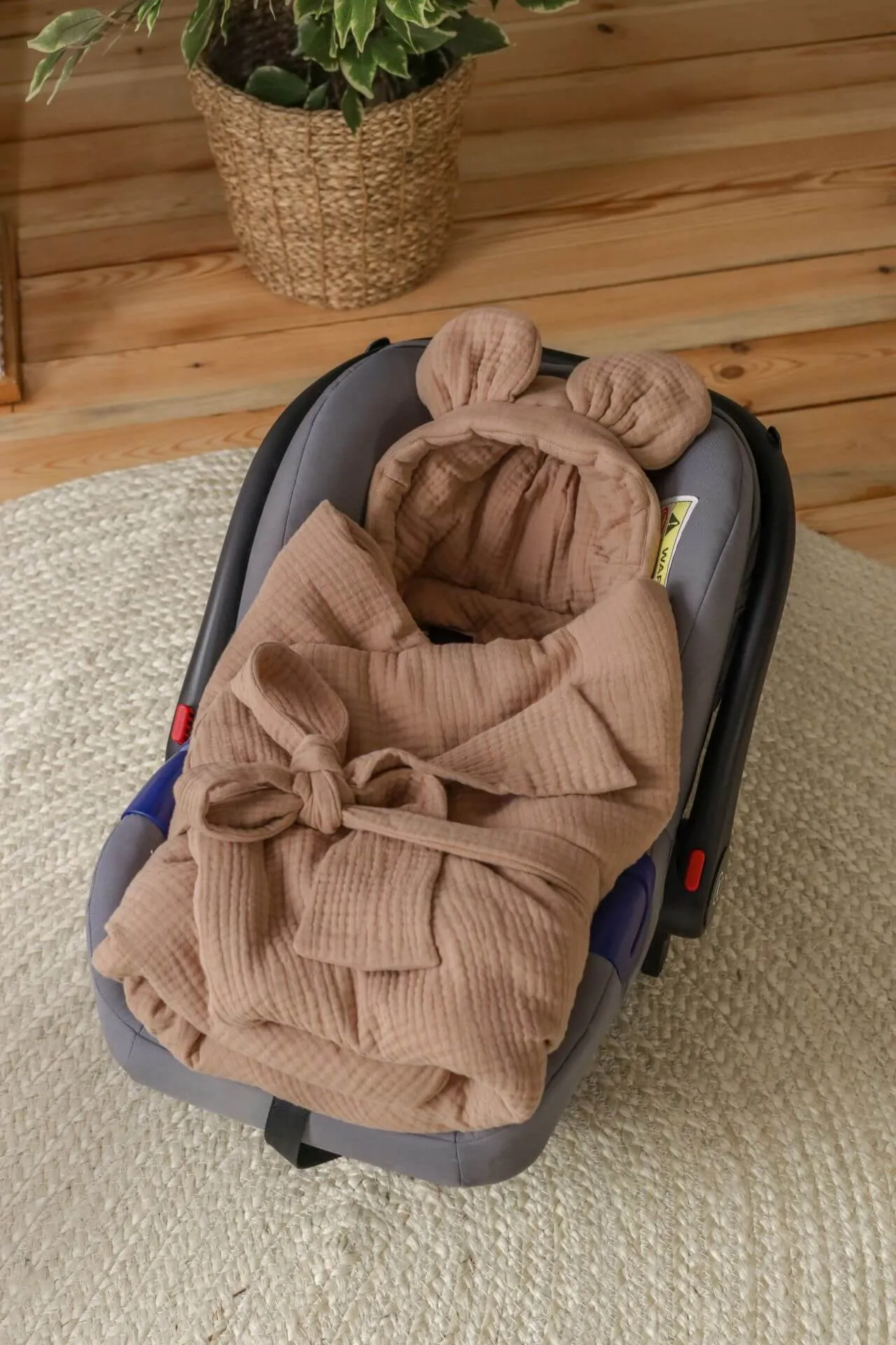 Handmade Car Seat Blanket - GOTS Organic Muslin Cotton - Chocolate