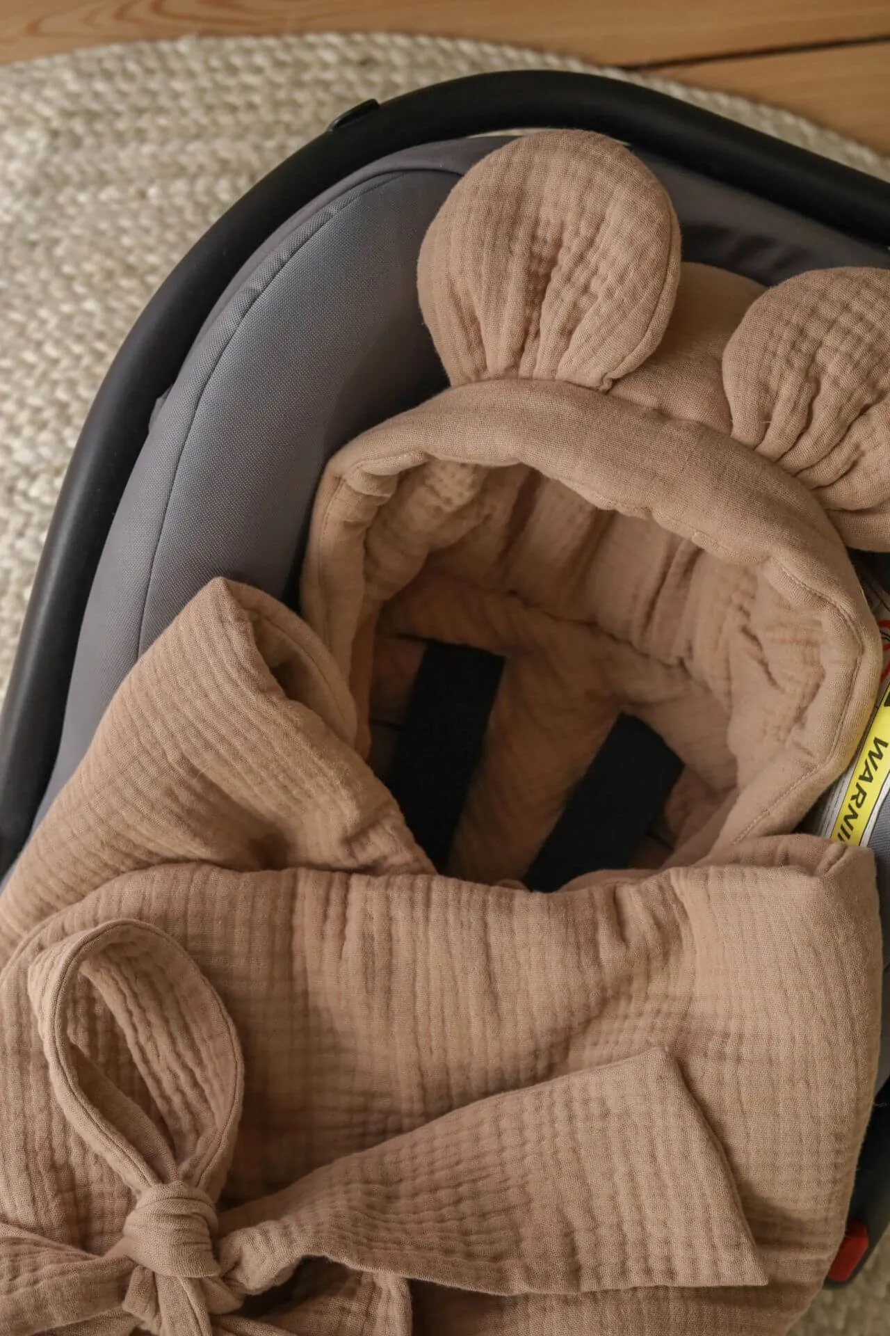 Handmade Car Seat Blanket - GOTS Organic Muslin Cotton - Chocolate